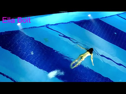 ❤️ No puedo dejar de mirar, joven rubia pillada nadando desnuda en la piscina del complejo ELLA BOLT ❤️ Porno en es.nicepornphotos.ru ❌️